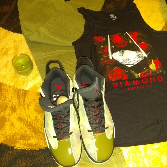 Shoes - Picture 6 of 8